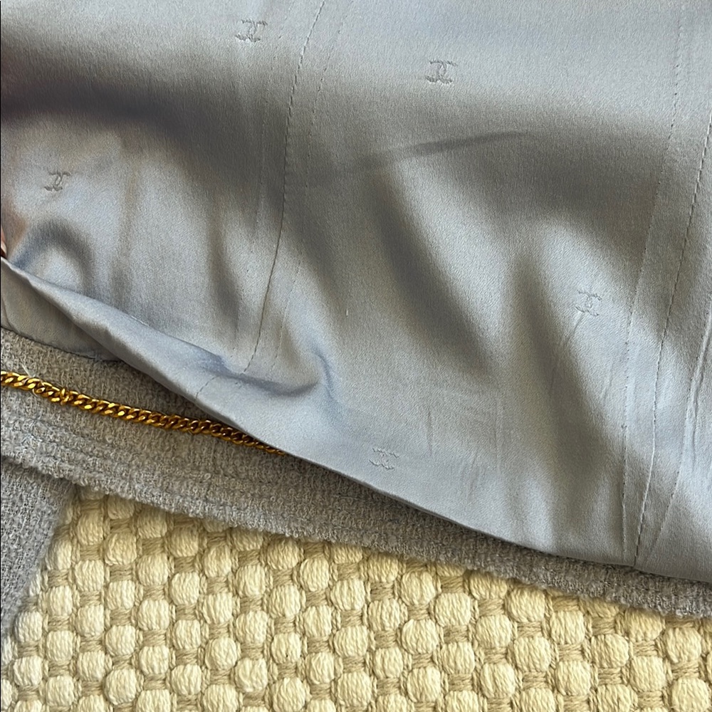 Chanel boucle jacket vintage - Picture 5 of 7